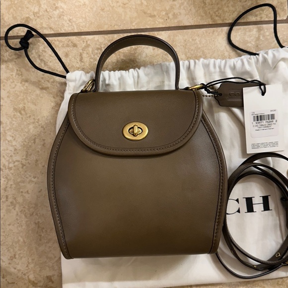 New with tags - Coach 1941 Turnlock Curved Top handle Handbag in faded hickory - Picture 3 of 10